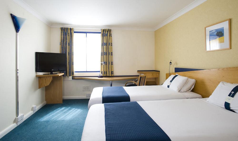 Holiday Inn Express Droitwich Spa, An Ihg Hotel Rom bilde